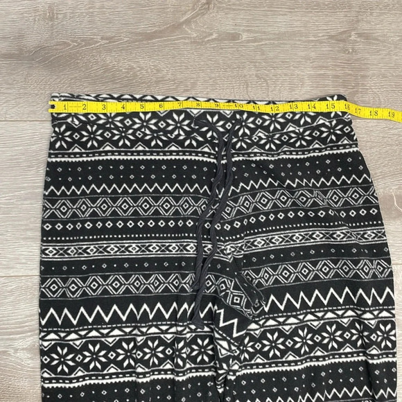 Old Navy Micro Fleece Pajama Lounge Pants Bundle of Two Size M - Picture 11 of 16